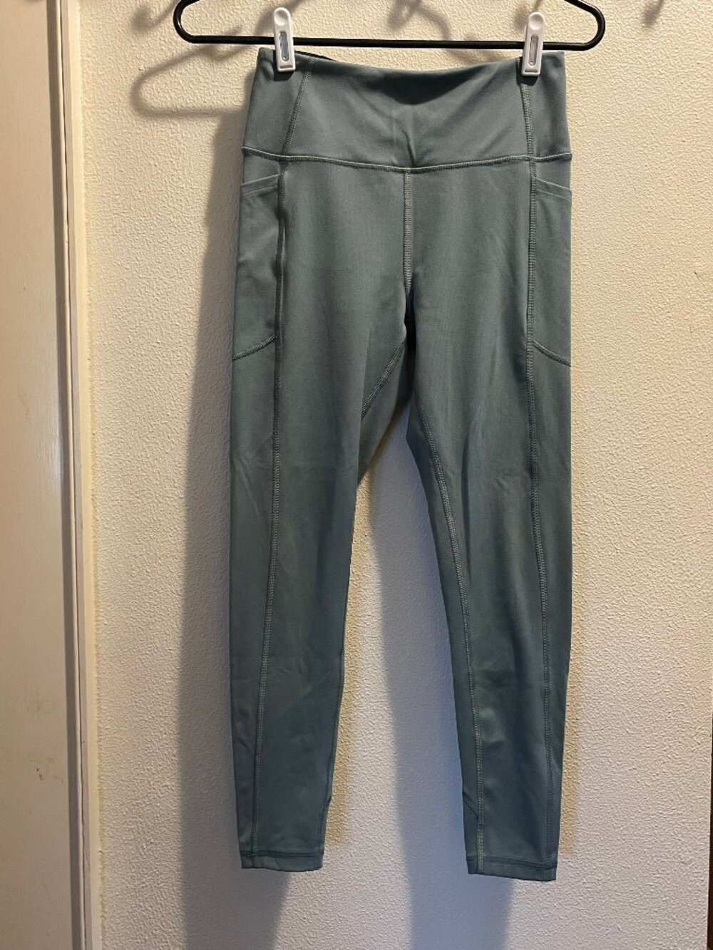 VSX Essential High-Rise Pocket Leggings Victoria's Secret size 6 sport workout